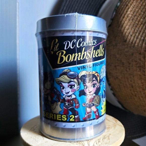 CRYPTOZOIC LIL BOMBSHELLS BATGIRL NYCC 2018 HALLOWEEN EXCLUSIVE - Picture 3 of 4